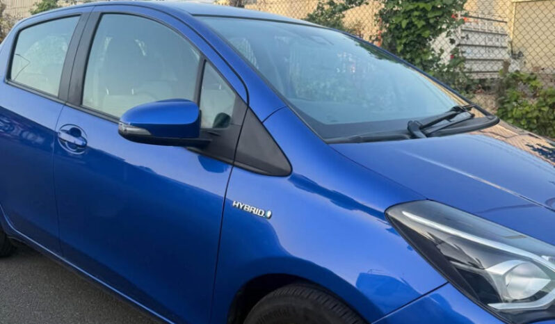 
2018 Toyota Yaris Icon Tech Hybrid full									
