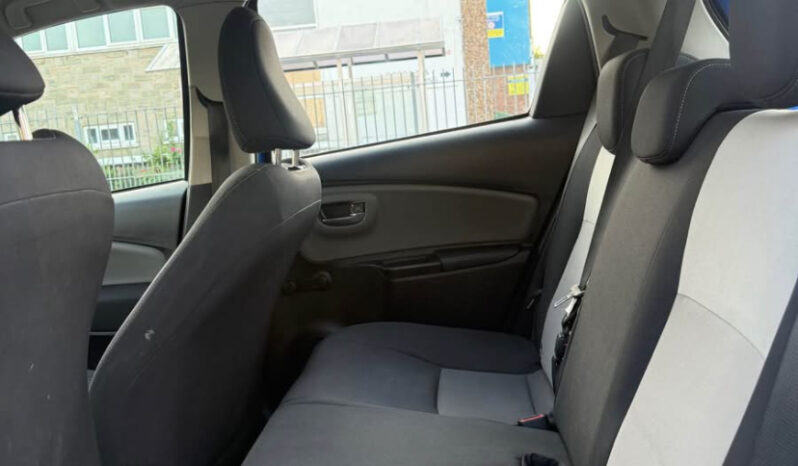 
2018 Toyota Yaris Icon Tech Hybrid full									