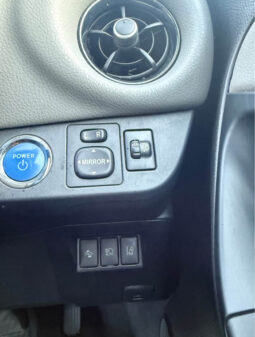 
2018 Toyota Yaris Icon Tech Hybrid full									