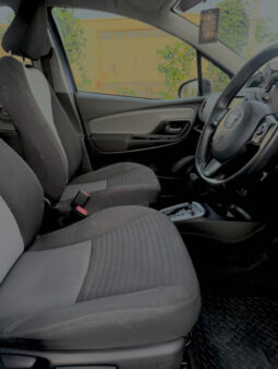 
2018 Toyota Yaris Icon Tech Hybrid full									