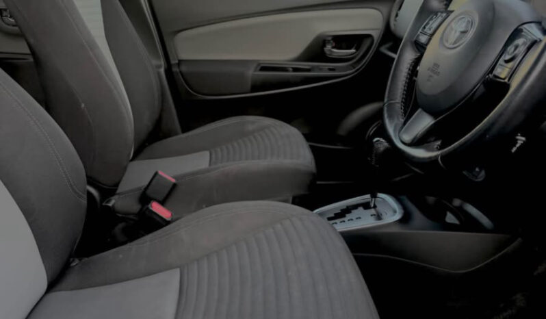 
2018 Toyota Yaris Icon Tech Hybrid full									