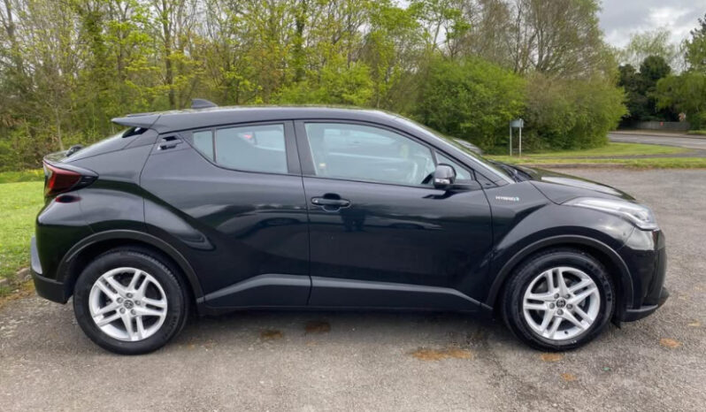 
2021 Toyota C-HR Hybrid full									
