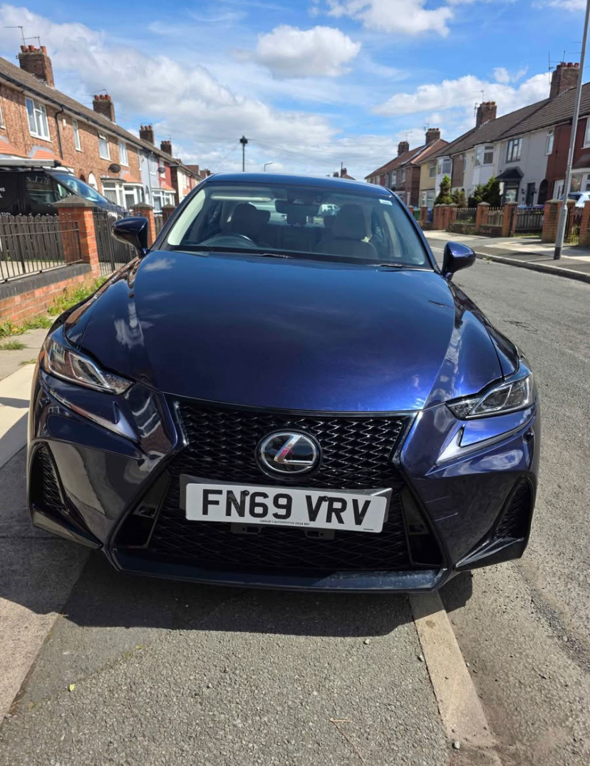 2019 Lexus IS 300h e-cvt (takumi spec)