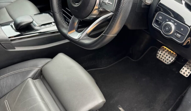 
2022 Mercedes CLA 250 AMG Line full									