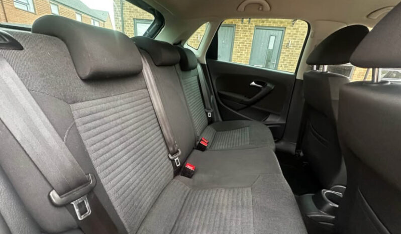 
2012 Volkswagen Polo full									