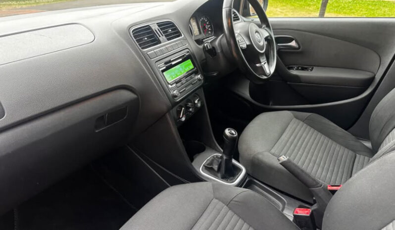 
2012 Volkswagen Polo full									