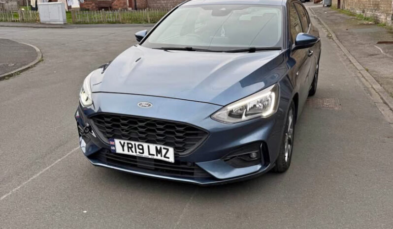 
2019 Ford Focus ST-Line full									