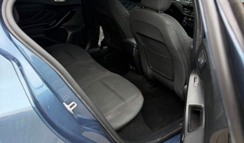 
2019 Ford Focus ST-Line full									