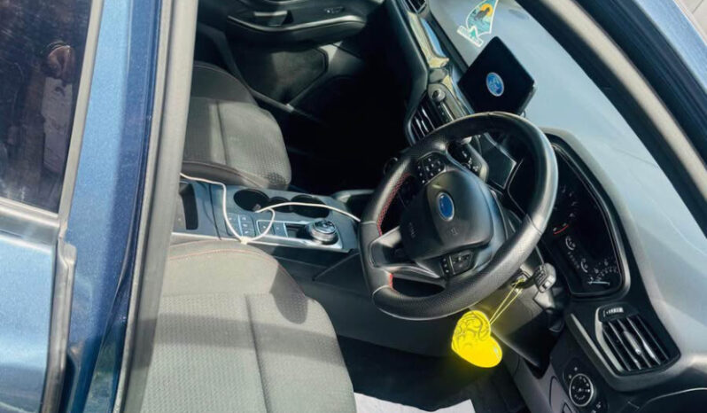 
2019 Ford Focus ST-Line full									