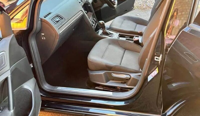 
2020 Volkswagen E-Golf full									