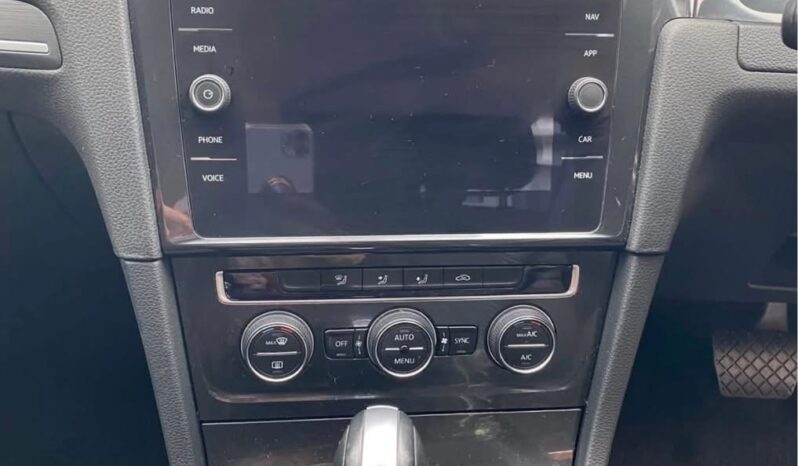 
2020 Volkswagen E-Golf full									