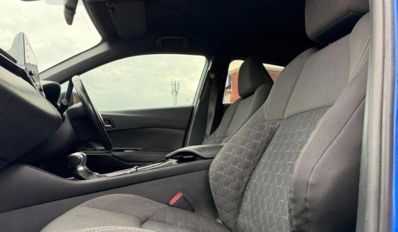 
2020 Toyota C-HR full									